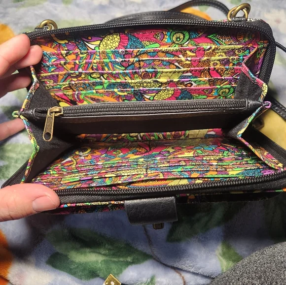 Vibrant Floral Clutch with Black Accents Sakroots - Picture 10 of 12